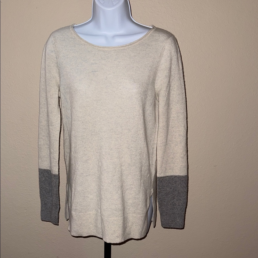 Club Monaco Cream and Gray 100% Cashmere Colorblock Sweater Women’s Size S